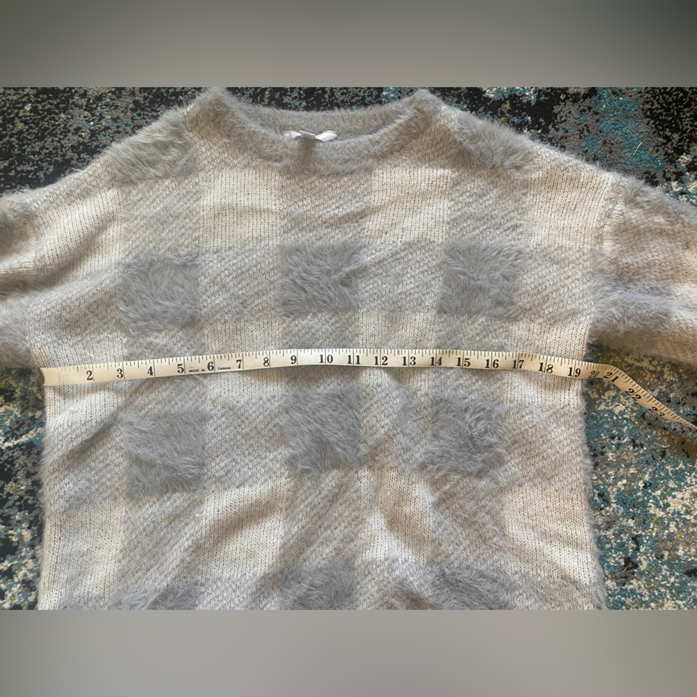 Fuzzy blue Checkered Sweater - Picture 3 of 7